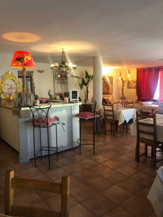 Hotel Restaurant Le Delta Saintes-Maries-de-la-Mer Luaran gambar